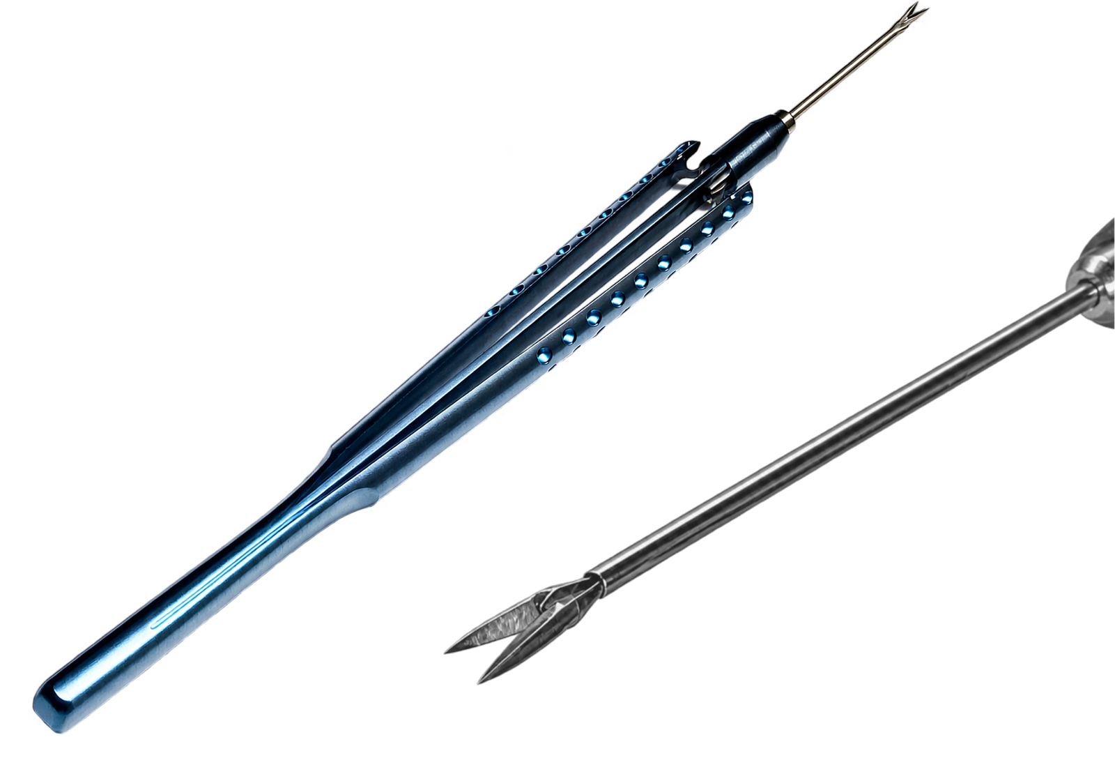 Titangriff eines ophthalmologischen Instruments in der Vergrößerung